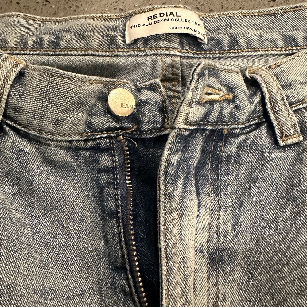 Distress jeans